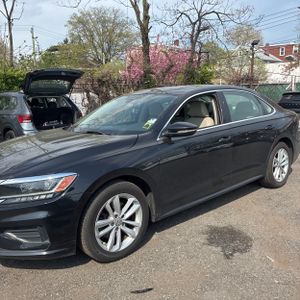 VOLKSWAGEN PASSAT SE - 2