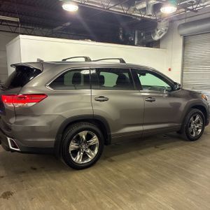 TOYOTA HIGHLANDER - 10