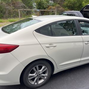 HYUNDAI ELANTRA VALUE EDITION - 9