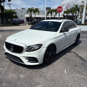 MERCEDES-BENZ E-CLASS - 1