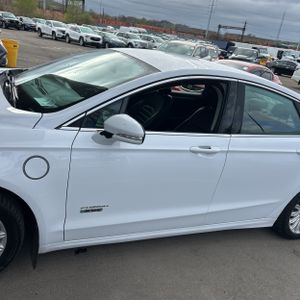 FORD FUSION ENERGI SE LUXURY - 4