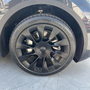 2024 Tesla MODEL Y LONG RANGE 缩略图 20