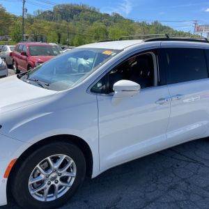 CHRYSLER PACIFICA TOURING L - 2