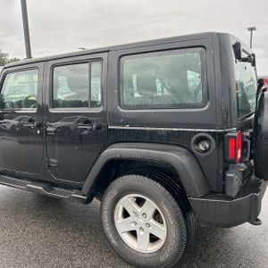 صورة 6 لـ 2011 JEEP WRANGLER UNLIMITED SPORT