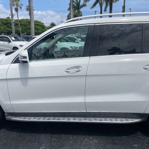 MERCEDES-BENZ GLS - 4