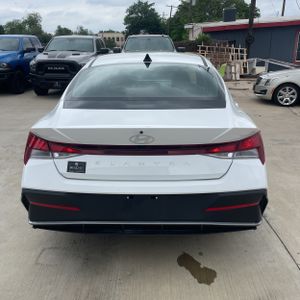 HYUNDAI ELANTRA SEL - 7