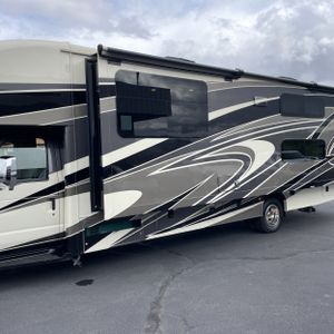 FORD E-450 CUTAWAY - 4