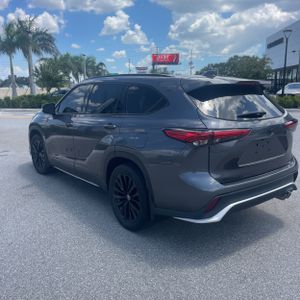 صورة 5 لـ 2023 Toyota HIGHLANDER XSE