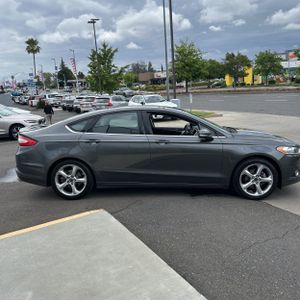 FORD FUSION SE - 10