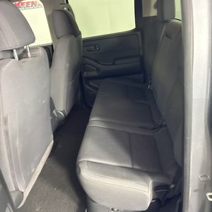 صورة مصغرة 31 لـ 2022 Nissan FRONTIER S