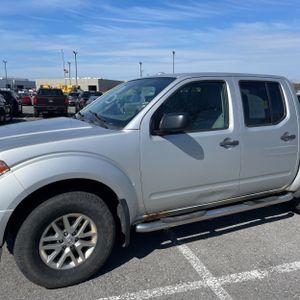 NISSAN FRONTIER SV - 2