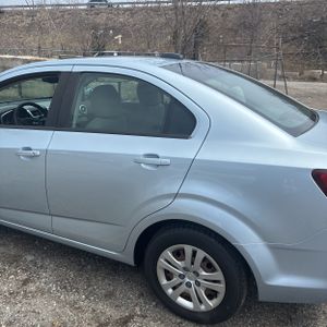 CHEVROLET SONIC LS AUTO - 6