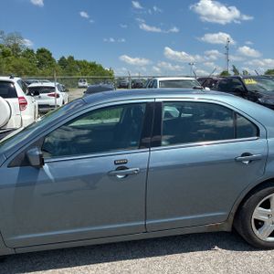 FORD FUSION SE - 4