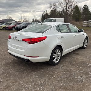KIA OPTIMA LX - 8
