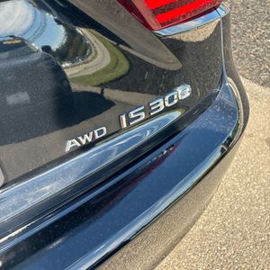 صورة 23 لـ 2016 Lexus IS 300 BASE