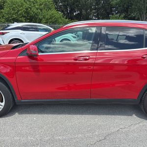صورة 4 لـ 2019 Mercedes-BENZ GLA