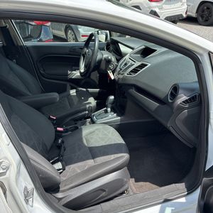 صورة مصغرة 31 لـ 2013 FORD FIESTA SE