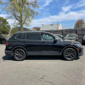VOLKSWAGEN TIGUAN SE - 10