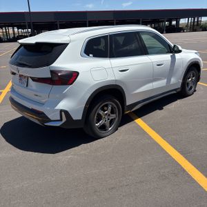 صورة 8 لـ 2025 BMW X1 XDRIVE28I