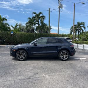2022 Porsche MACAN BASE — фото 3