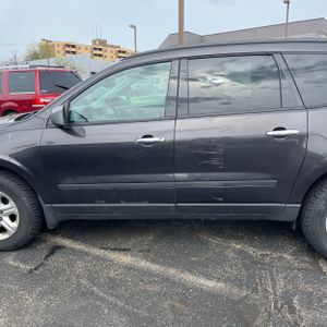 CHEVROLET TRAVERSE LS - 4