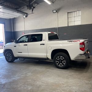 TOYOTA TUNDRA - 3