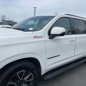 CHEVROLET SUBURBAN Z71 - 2