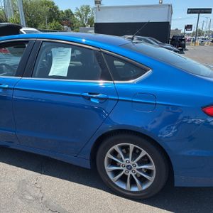 FORD FUSION SE - 6