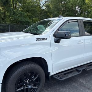 2023 Chevrolet SILVERADO 1500 RST 照片 2