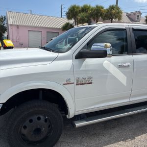 2018 RAM 3500 LARAMIE photo 2
