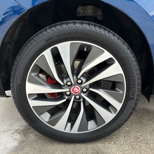 صورة 19 لـ 2021 Jaguar F-PACE P250 S