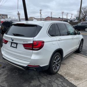 BMW X5 XDRIVE50I - 8