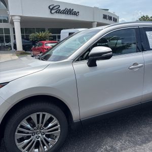 2024 Toyota VENZA XLE photo 2