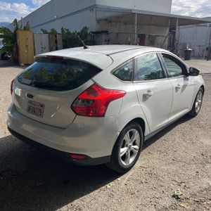 FORD FOCUS SE - 8