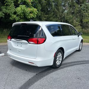 2022 Chrysler VOYAGER LX 照片 8