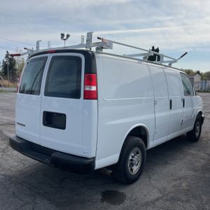 CHEVROLET EXPRESS 2500 - 8