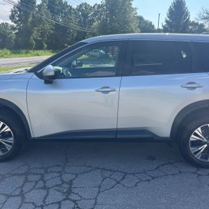 2022 Nissan ROGUE SV — фото 4