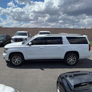 CHEVROLET SUBURBAN LT - 3