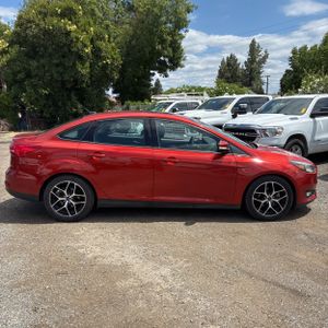 FORD FOCUS SEL - 10