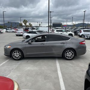 FORD FUSION SE - 3