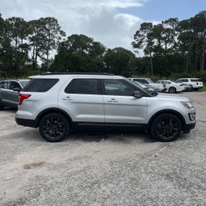 FORD EXPLORER XLT - 10