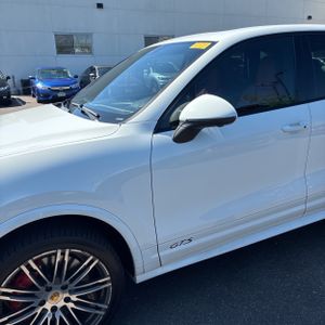 2016 Porsche CAYENNE GTS 照片 2
