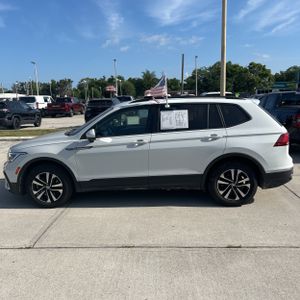 VOLKSWAGEN TIGUAN S - 3