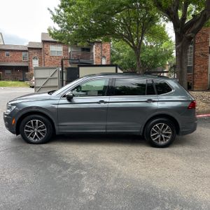 VOLKSWAGEN TIGUAN SE - 3