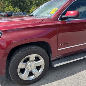 2018 Chevrolet TAHOE LT — фото 2