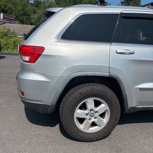 2011 JEEP GRAND CHEROKEE LAREDO photo 9