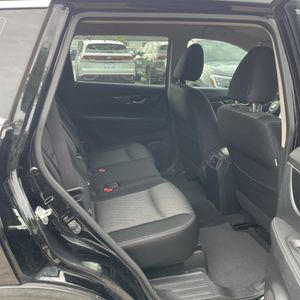 2017 Nissan ROGUE SV 缩略图 35