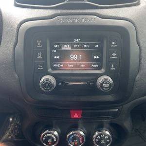 2015 JEEP RENEGADE TRAILHAWK 4D SUV 4WD thumbnail 37