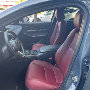 صورة مصغرة 32 لـ 2023 Mazda CX-30 CARBON EDITION