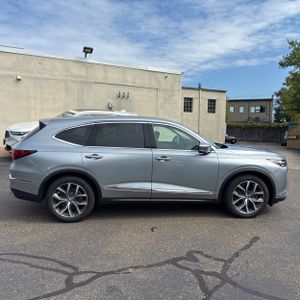صورة 10 لـ 2023 Acura MDX SH-AWD W/TECH